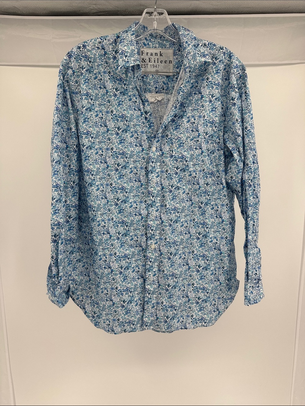 Frank & Eileen Light Blue Floral Button-Down Shirt